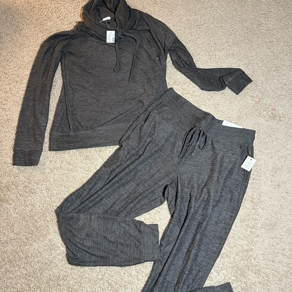 BRAND NEW Matching Women’s Joggers Set